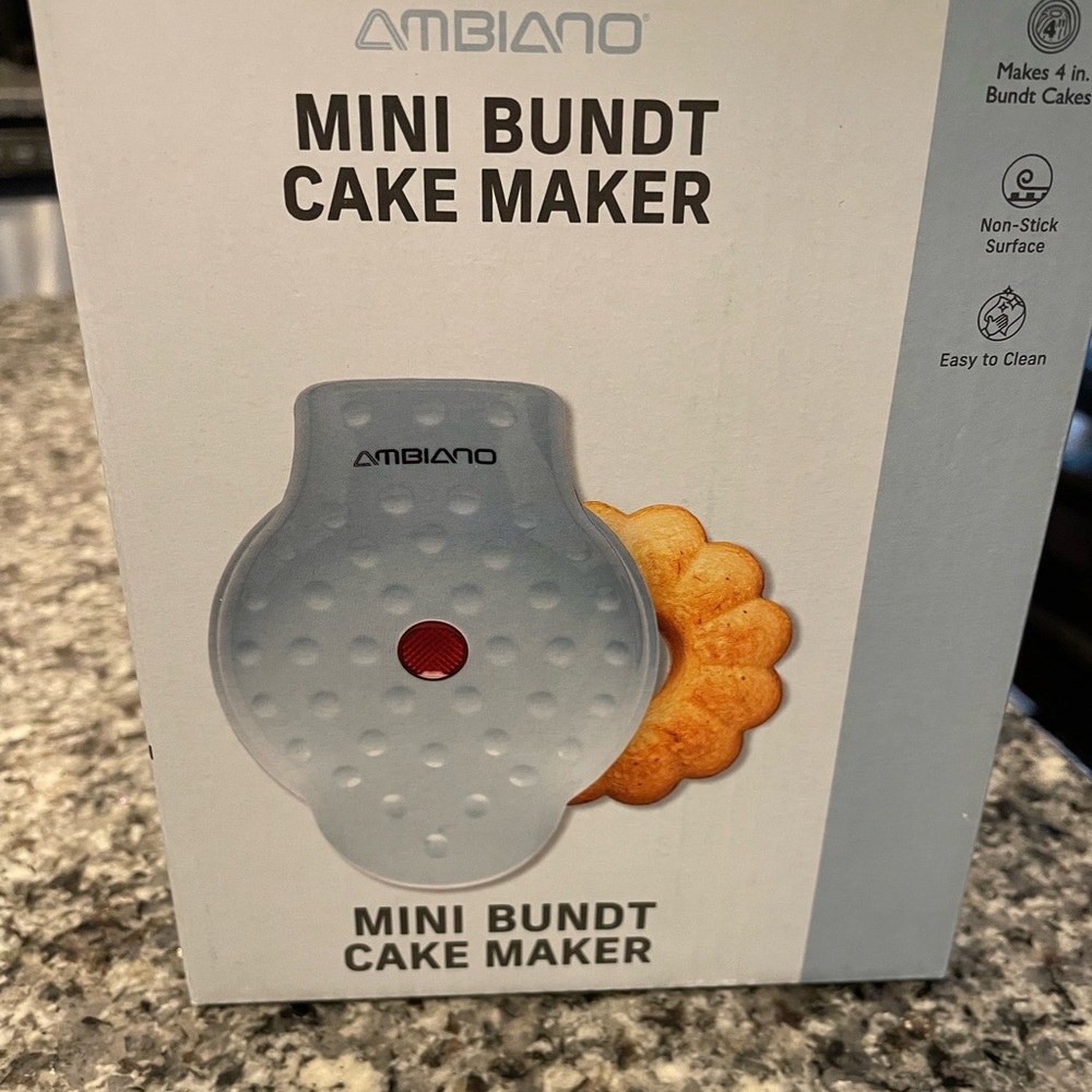 Mini Bundt pan maker